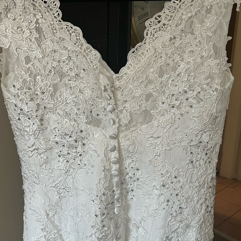 Beautiful new we’d dress